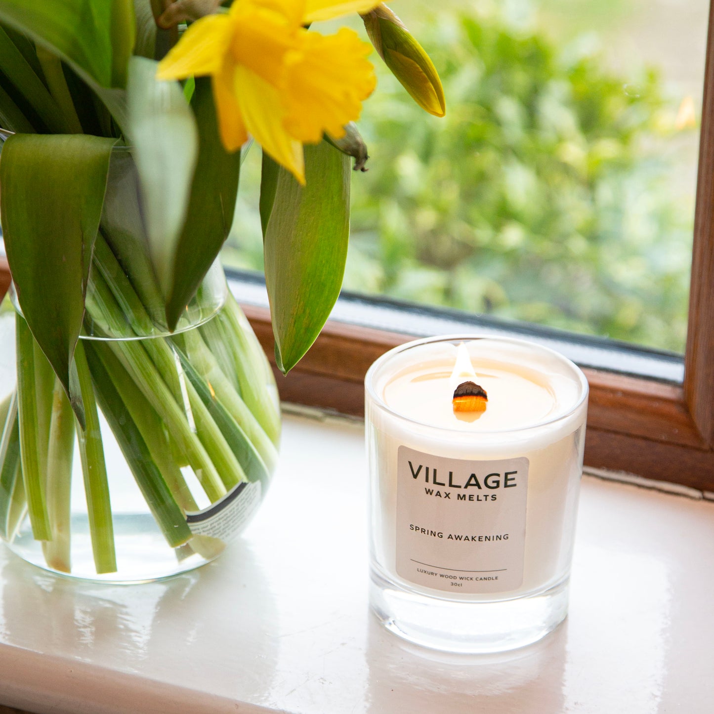 A citronella, Mosquito, fly and bug repellent wooden wick candle