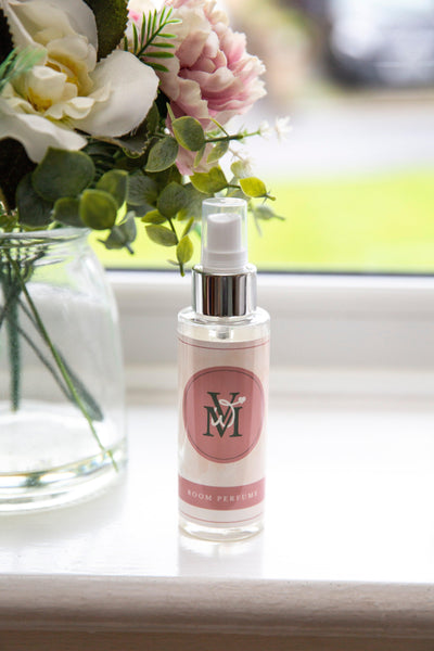 Comfort Strawberry & Lily Room Perfume Spray 100ml - Village Wax Melts